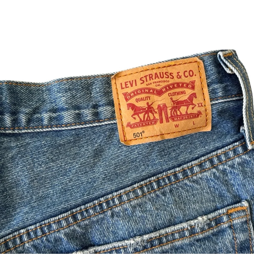 Levi's 501 Original Fit Cutoff Denim Shorts Distressed Blue Size 29 - Picture 3 of 11